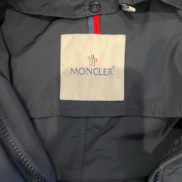 Arthemis Moncler rain jacket - Picture 7 of 13
